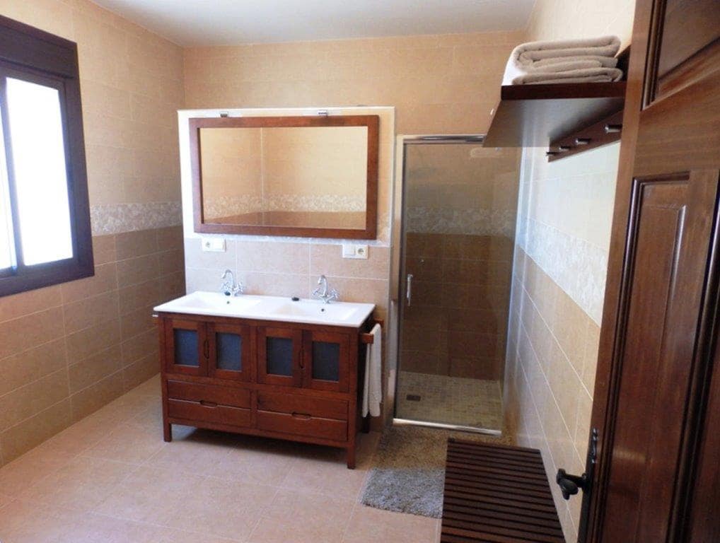 3 soveværelse Byhus til salg i Salares - € 211.000 (Ref: 4977305)