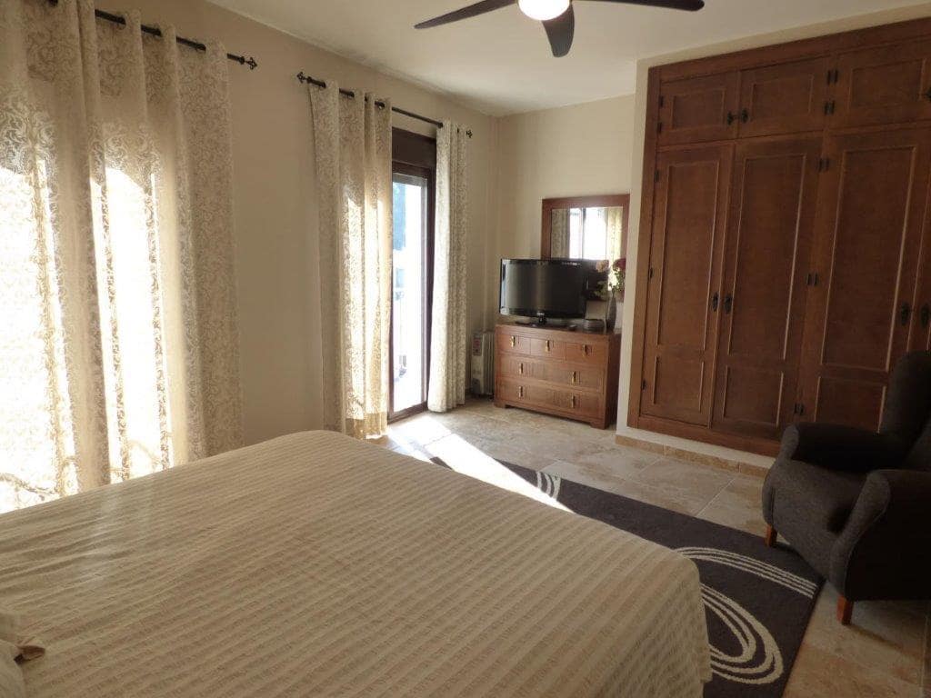 3 soveværelse Byhus til salg i Salares - € 211.000 (Ref: 4977305)