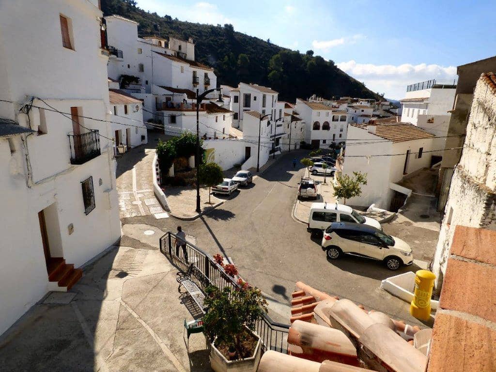 3 soveværelse Byhus til salg i Salares - € 211.000 (Ref: 4977305)