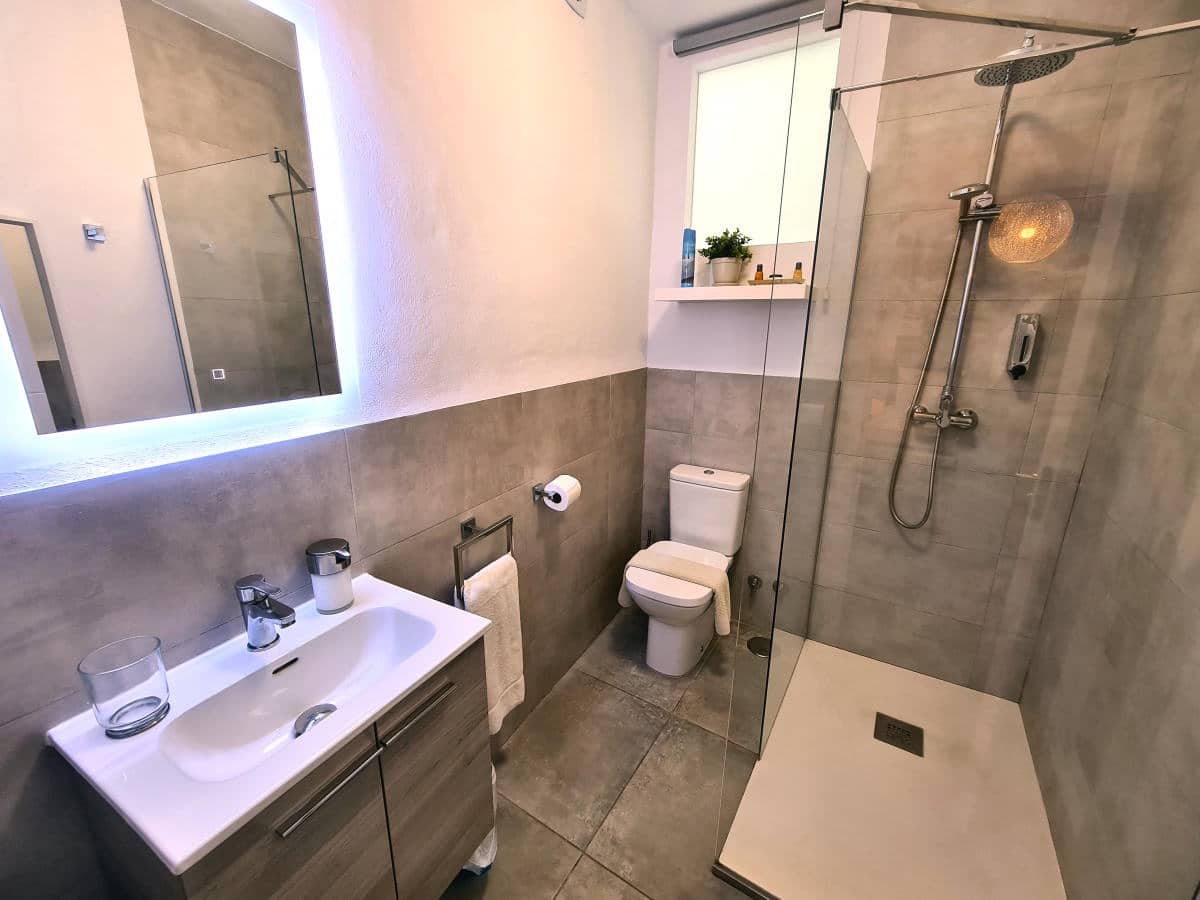 5 bedroom Guesthouse/B & B for sale in Competa - € 369,950 (Ref: 6348040)