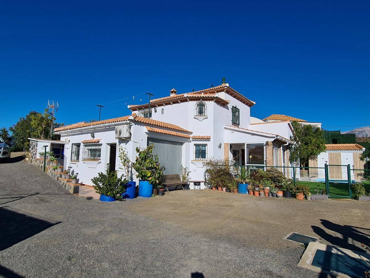 4 soveværelse Villa til salg i Arenas med swimmingpool - € 398.000 (Ref: 7998058)