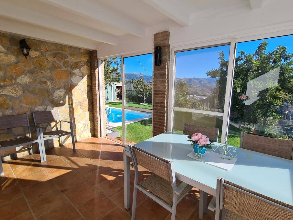 4 soveværelse Villa til salg i Arenas med swimmingpool - € 398.000 (Ref: 7998058)