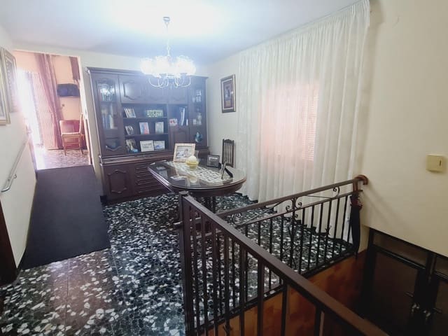 6 makuuhuone Omakotitalo myytävänä paikassa Canillas de Albaida - 139 950 € (Ref: 8146541)