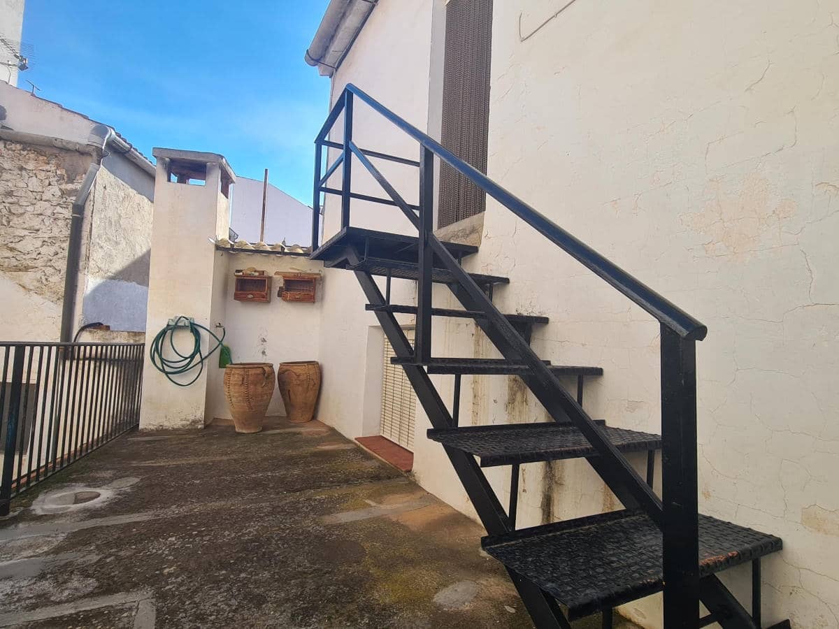 6 makuuhuone Omakotitalo myytävänä paikassa Canillas de Albaida - 139 950 € (Ref: 8146541)