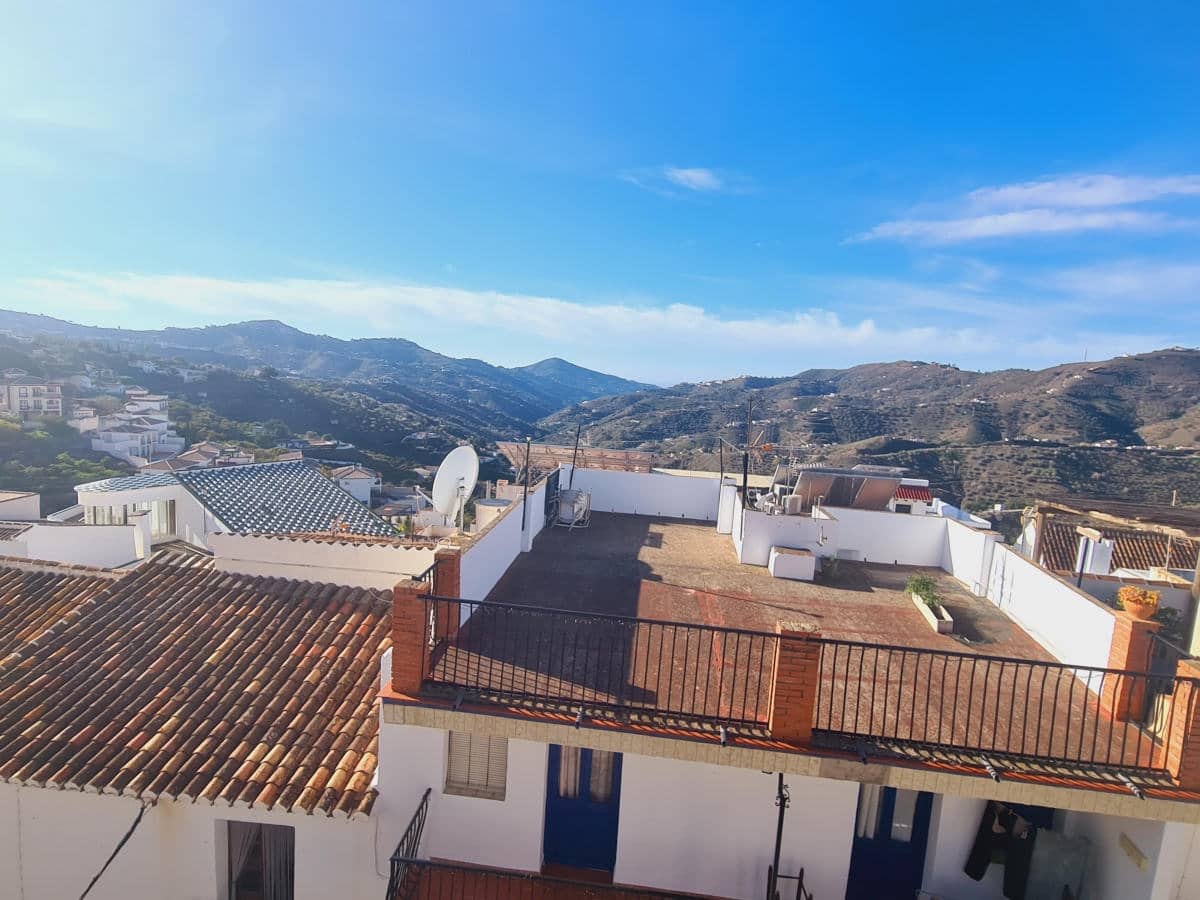 6 makuuhuone Omakotitalo myytävänä paikassa Canillas de Albaida - 139 950 € (Ref: 8146541)