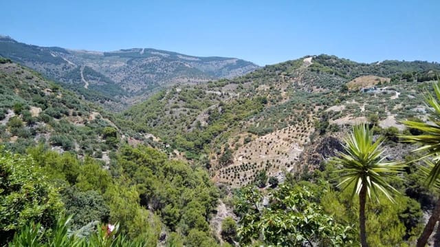 3 slaapkamer Villa te koop in Canillas de Albaida met zwembad - € 385.000 (Ref: 9117902)