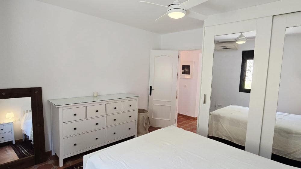 3 slaapkamer Villa te koop in Canillas de Albaida met zwembad - € 385.000 (Ref: 9117902)