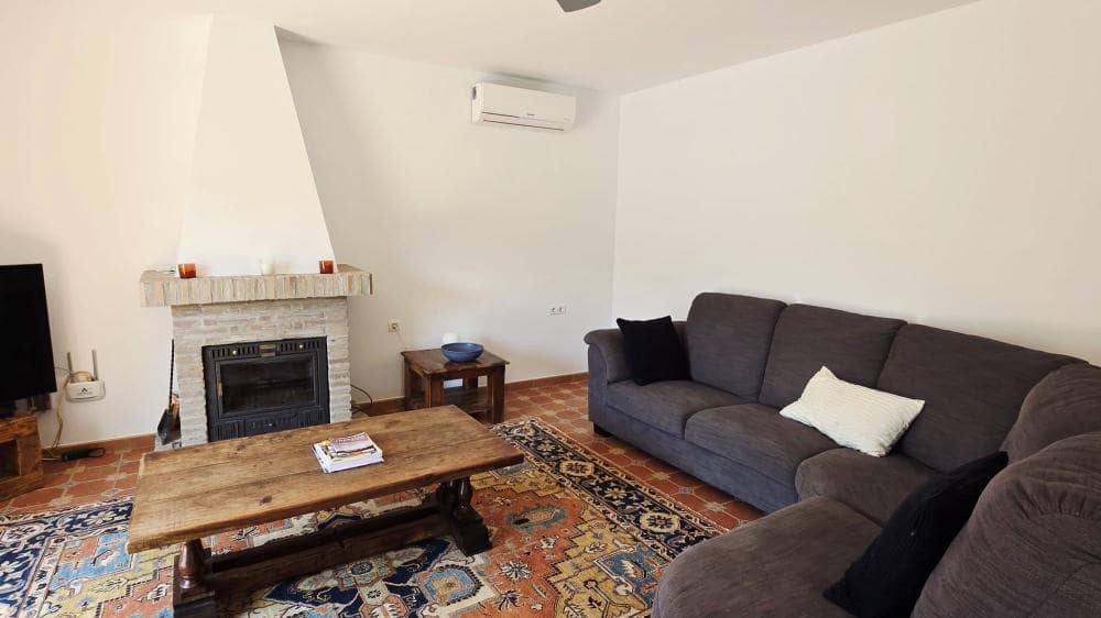 3 slaapkamer Villa te koop in Canillas de Albaida met zwembad - € 385.000 (Ref: 9117902)