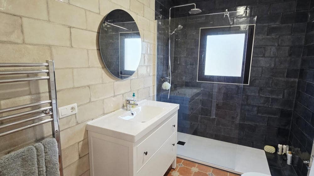 3 slaapkamer Villa te koop in Canillas de Albaida met zwembad - € 385.000 (Ref: 9117902)