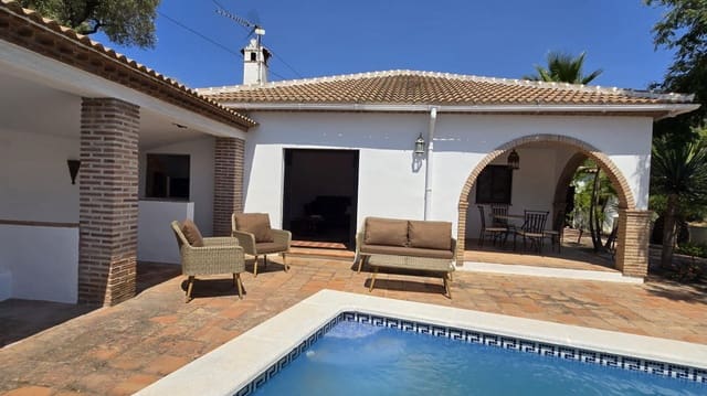 3 slaapkamer Villa te koop in Canillas de Albaida met zwembad - € 385.000 (Ref: 9117902)