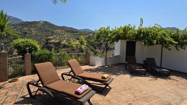 3 slaapkamer Villa te koop in Canillas de Albaida met zwembad - € 385.000 (Ref: 9117902)