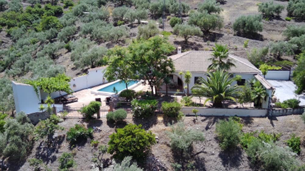 3 slaapkamer Villa te koop in Canillas de Albaida met zwembad - € 385.000 (Ref: 9117902)