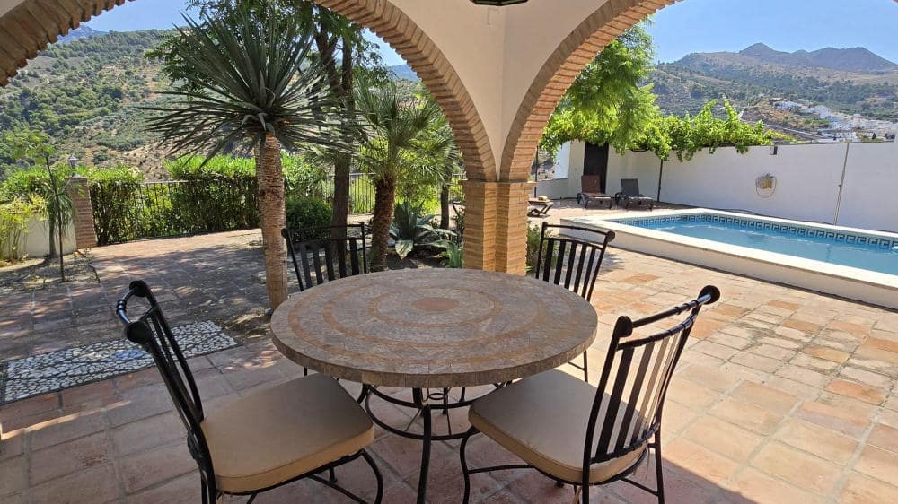 3 slaapkamer Villa te koop in Canillas de Albaida met zwembad - € 385.000 (Ref: 9117902)