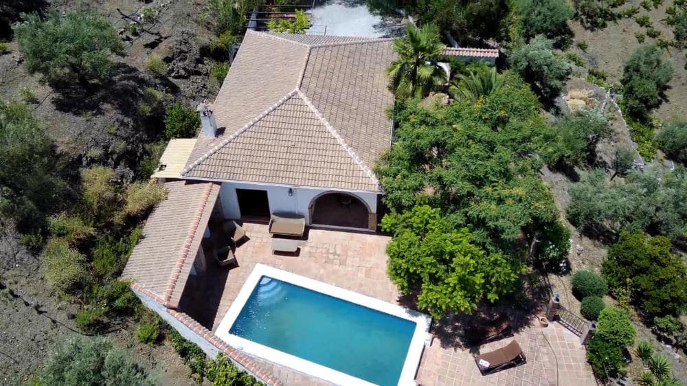3 slaapkamer Villa te koop in Canillas de Albaida met zwembad - € 385.000 (Ref: 9117902)