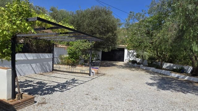 3 slaapkamer Villa te koop in Canillas de Albaida met zwembad - € 385.000 (Ref: 9117902)