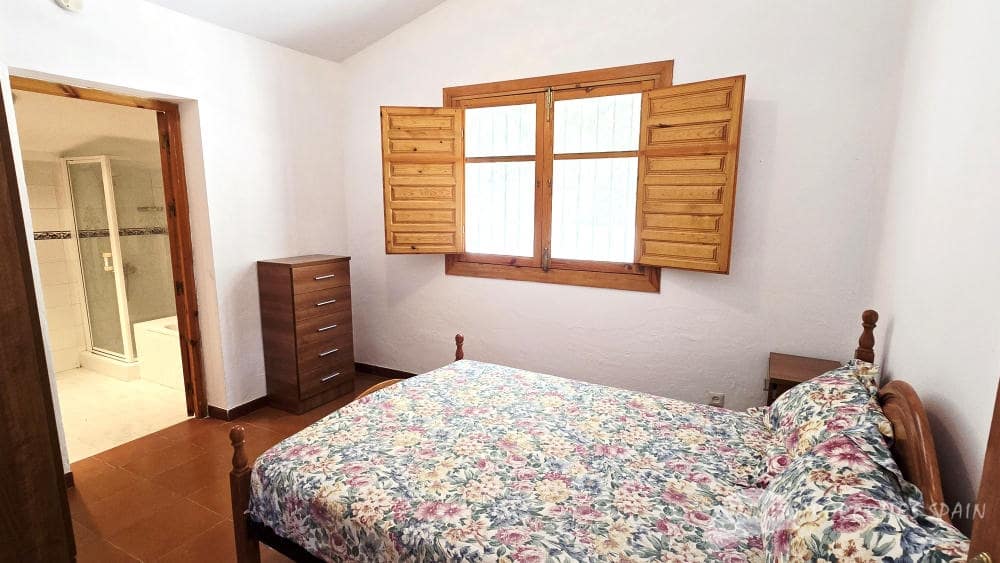 5 bedroom Villa for sale in Competa with pool - € 575,000 (Ref: 9135085)