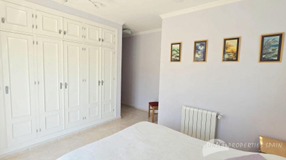 5 bedroom Villa for sale in Competa with pool - € 575,000 (Ref: 9135085)