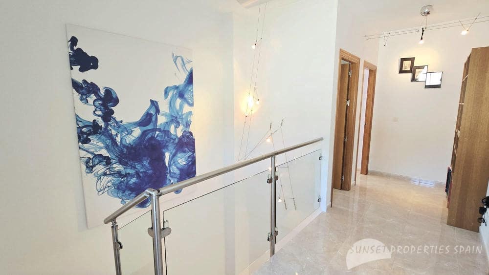 5 bedroom Villa for sale in Competa with pool - € 575,000 (Ref: 9135085)