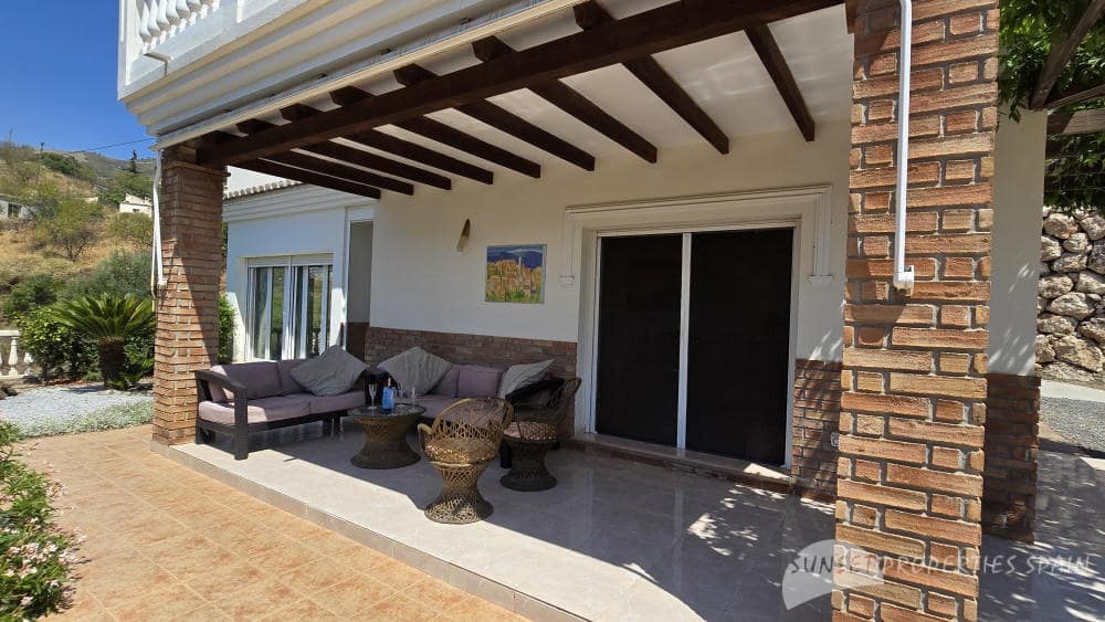 5 bedroom Villa for sale in Competa with pool - € 575,000 (Ref: 9135085)