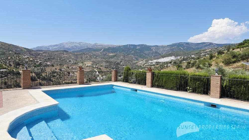 5 bedroom Villa for sale in Competa with pool - € 575,000 (Ref: 9135085)