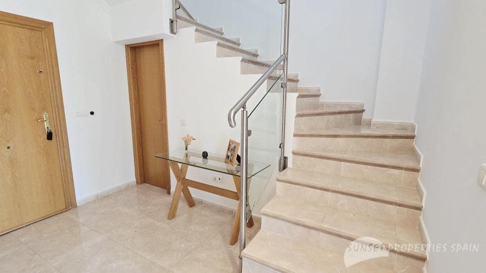 5 bedroom Villa for sale in Competa with pool - € 575,000 (Ref: 9135085)