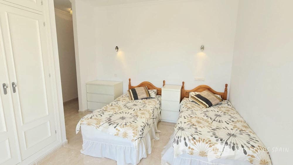 5 bedroom Villa for sale in Competa with pool - € 575,000 (Ref: 9135085)