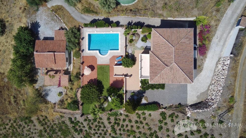 5 bedroom Villa for sale in Competa with pool - € 575,000 (Ref: 9135085)