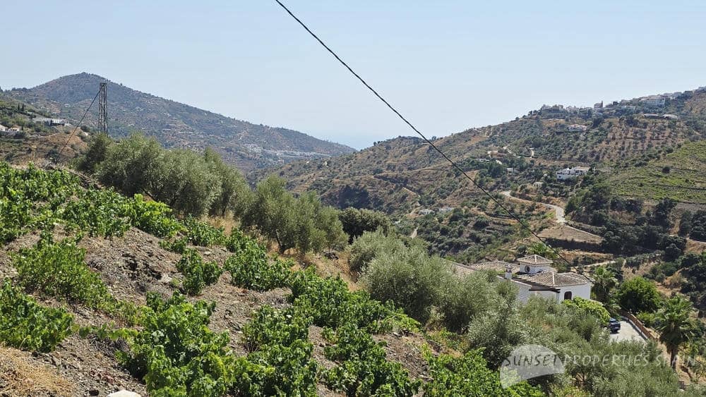 5 bedroom Villa for sale in Competa with pool - € 575,000 (Ref: 9135085)