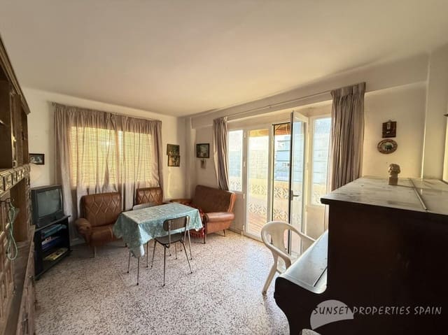3 bedroom Apartment for sale in Torre del Mar, Vélez-Málaga - € 240,000 (Ref: 9426575)