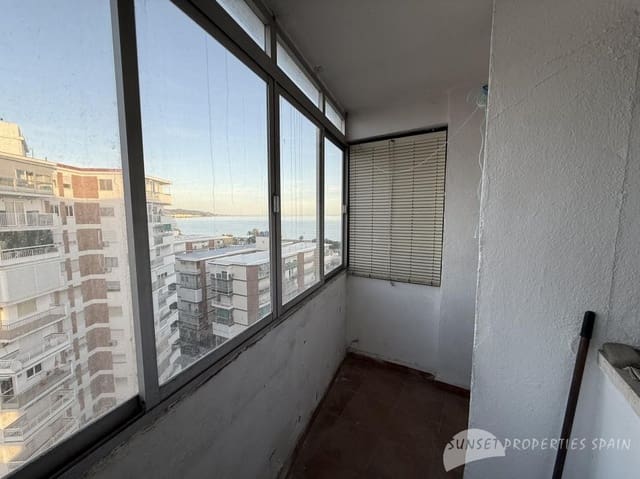 3 bedroom Apartment for sale in Torre del Mar, Vélez-Málaga - € 240,000 (Ref: 9426575)