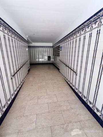 3 bedroom Apartment for sale in Torre del Mar, Vélez-Málaga - € 240,000 (Ref: 9426575)