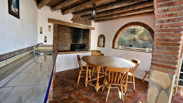 3 chambre Villa/Maison à vendre à Cómpeta avec piscine - 350 000 € (Ref: 9466114)