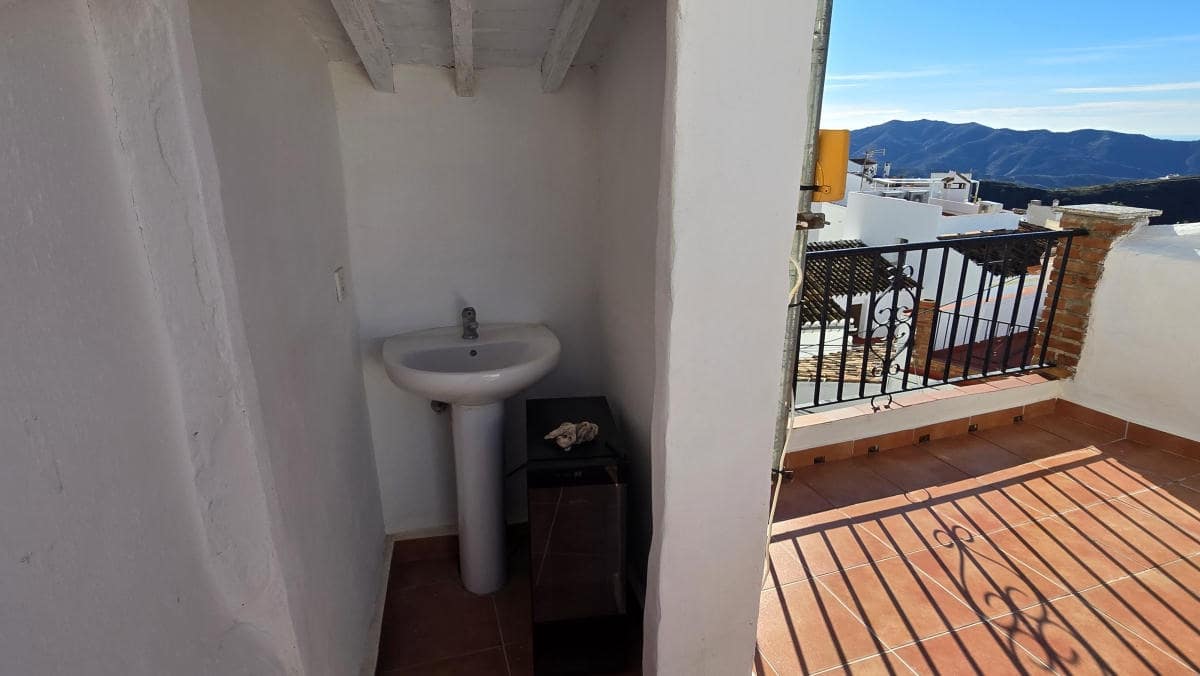 3 bedroom Townhouse for sale in Canillas de Albaida - € 145,000 (Ref: 9506217)