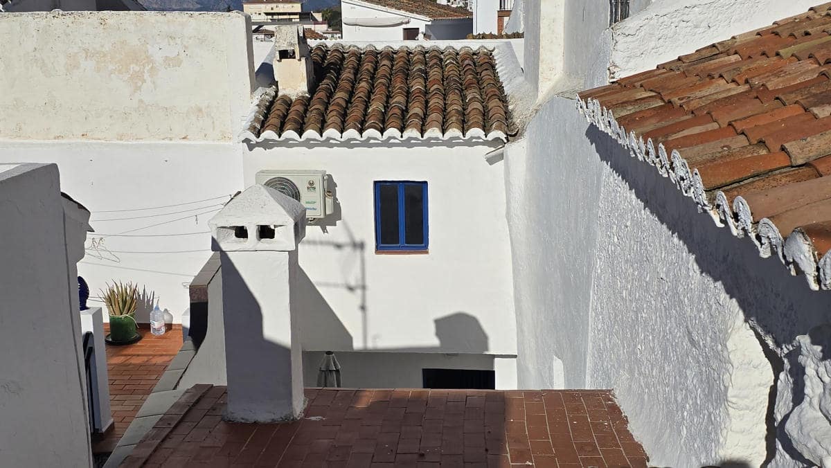 3 bedroom Townhouse for sale in Canillas de Albaida - € 145,000 (Ref: 9506217)