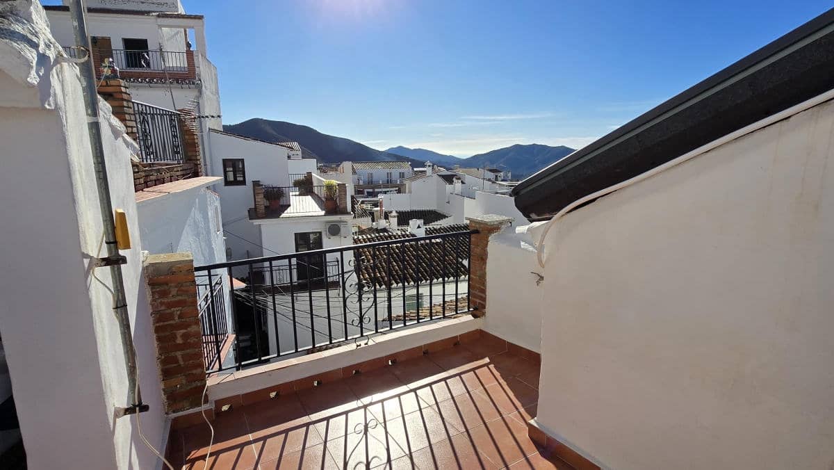 3 bedroom Townhouse for sale in Canillas de Albaida - € 145,000 (Ref: 9506217)