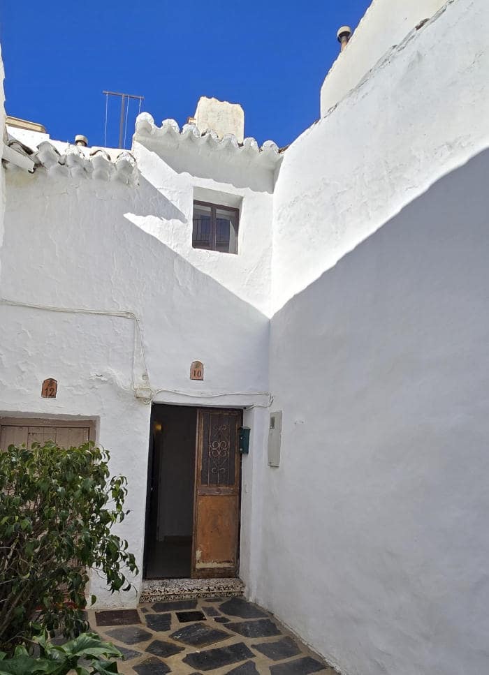 3 bedroom Townhouse for sale in Canillas de Aceituno - € 145,000 (Ref: 9506221)