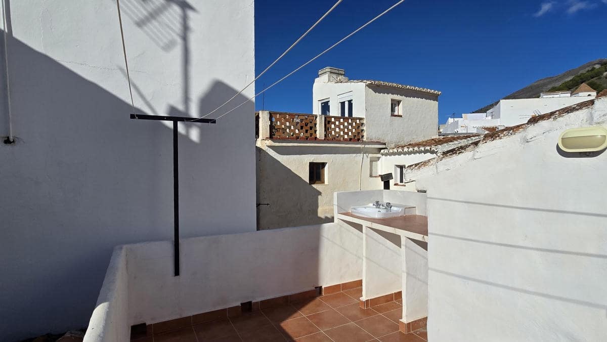 3 bedroom Townhouse for sale in Canillas de Aceituno - € 145,000 (Ref: 9506221)