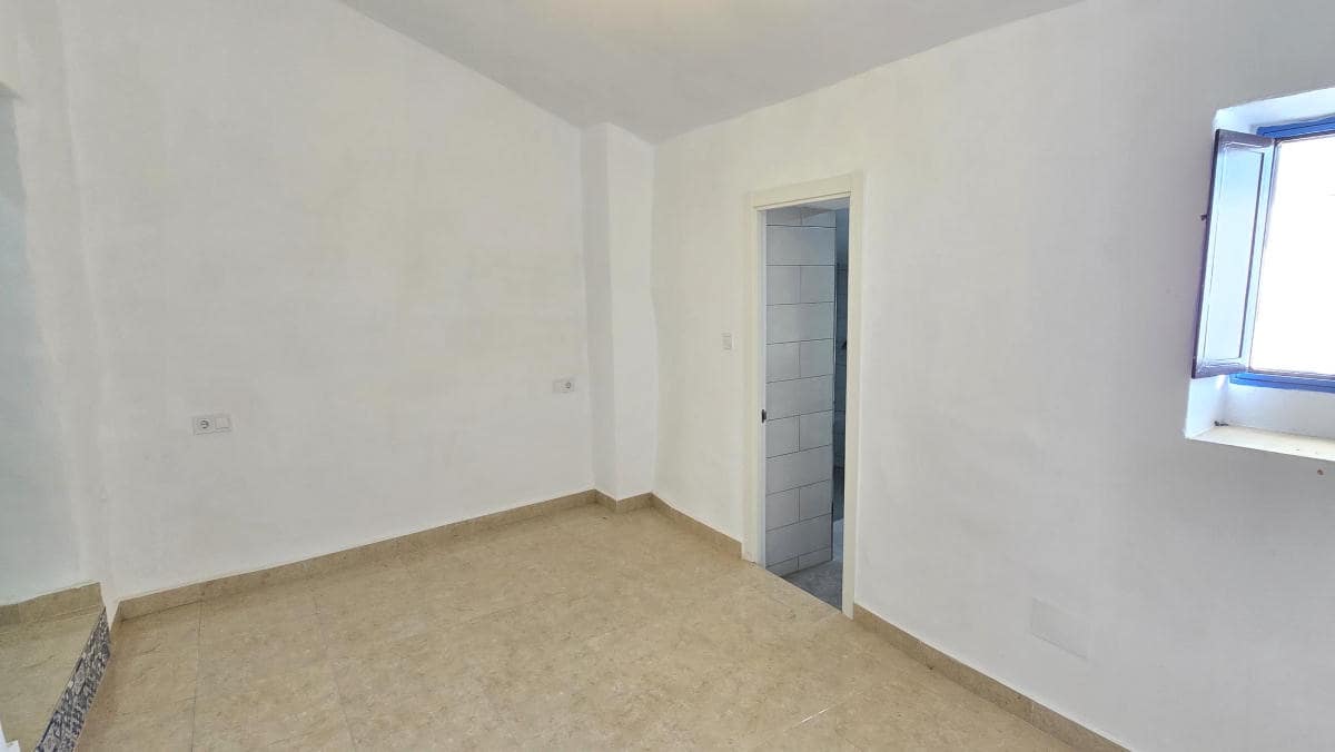 3 bedroom Townhouse for sale in Canillas de Aceituno - € 145,000 (Ref: 9506221)