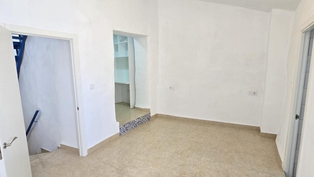 3 bedroom Townhouse for sale in Canillas de Aceituno - € 145,000 (Ref: 9506221)