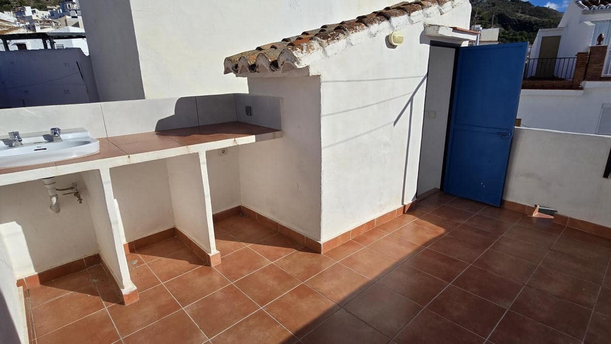 3 bedroom Townhouse for sale in Canillas de Aceituno - € 145,000 (Ref: 9506221)