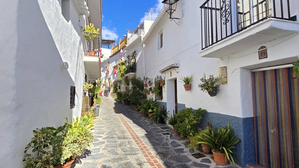 3 bedroom Townhouse for sale in Canillas de Aceituno - € 145,000 (Ref: 9506221)