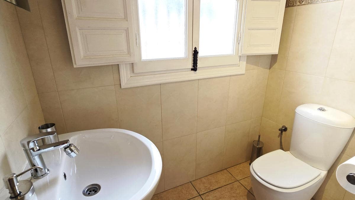 5 bedroom Villa for sale in Competa with pool garage - € 575,000 (Ref: 9506319)