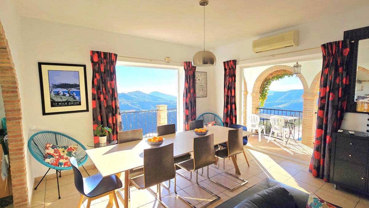 5 bedroom Villa for sale in Competa with pool garage - € 575,000 (Ref: 9506319)