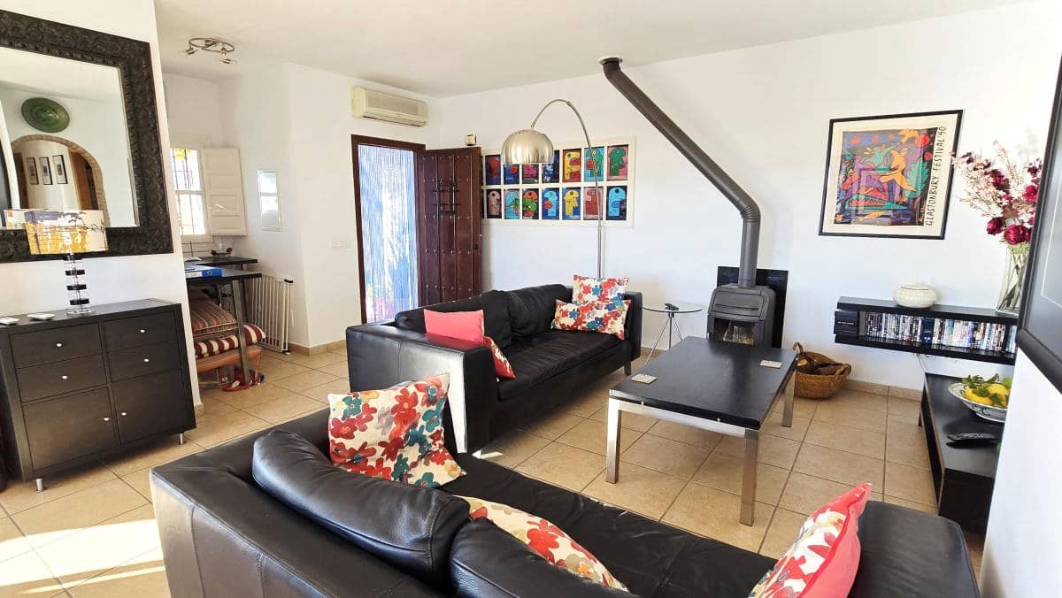 5 bedroom Villa for sale in Competa with pool garage - € 575,000 (Ref: 9506319)