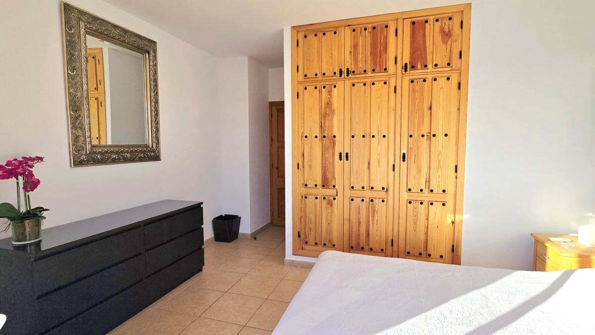 5 bedroom Villa for sale in Competa with pool garage - € 575,000 (Ref: 9506319)