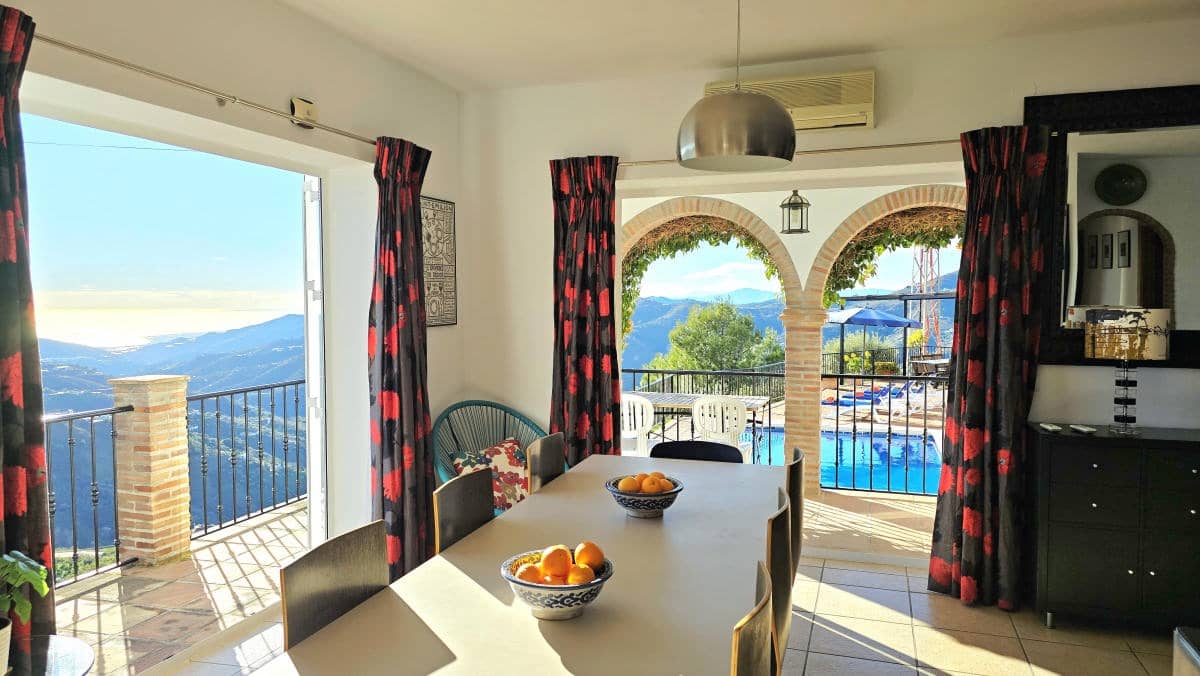 5 bedroom Villa for sale in Competa with pool garage - € 575,000 (Ref: 9506319)