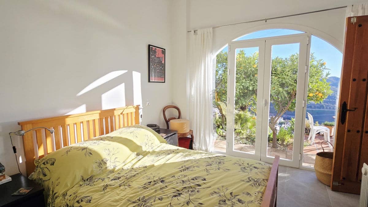 5 bedroom Villa for sale in Competa with pool garage - € 575,000 (Ref: 9506319)