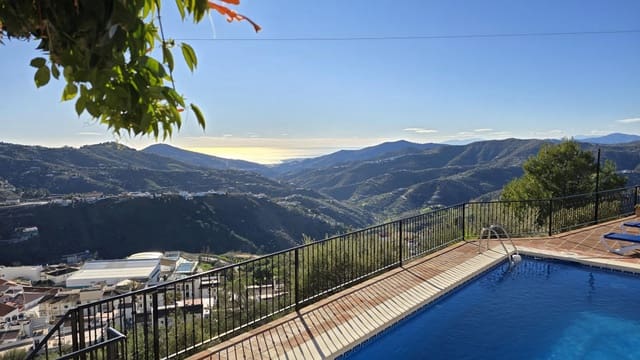 5 bedroom Villa for sale in Cómpeta with pool garage - € 575,000 (Ref: 9506319)