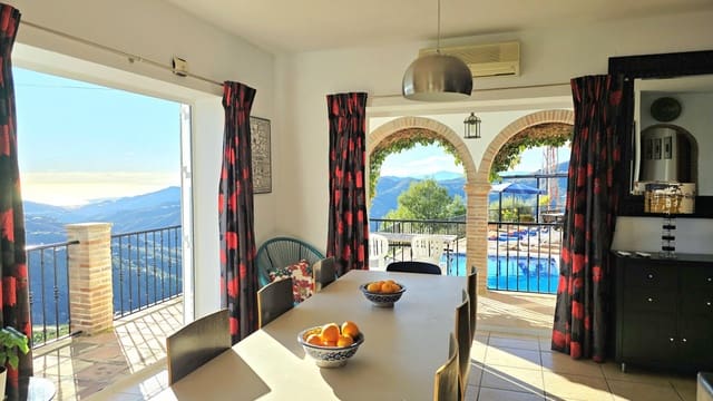 5 bedroom Villa for sale in Cómpeta with pool garage - € 575,000 (Ref: 9506319)