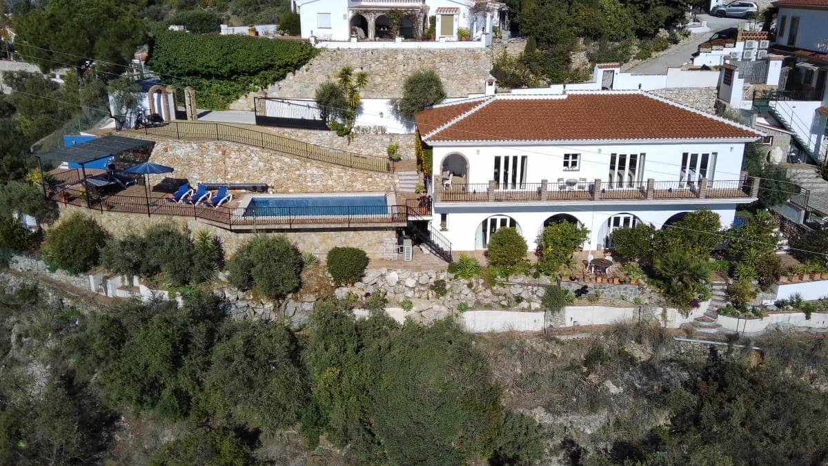 5 bedroom Villa for sale in Competa with pool garage - € 575,000 (Ref: 9506319)